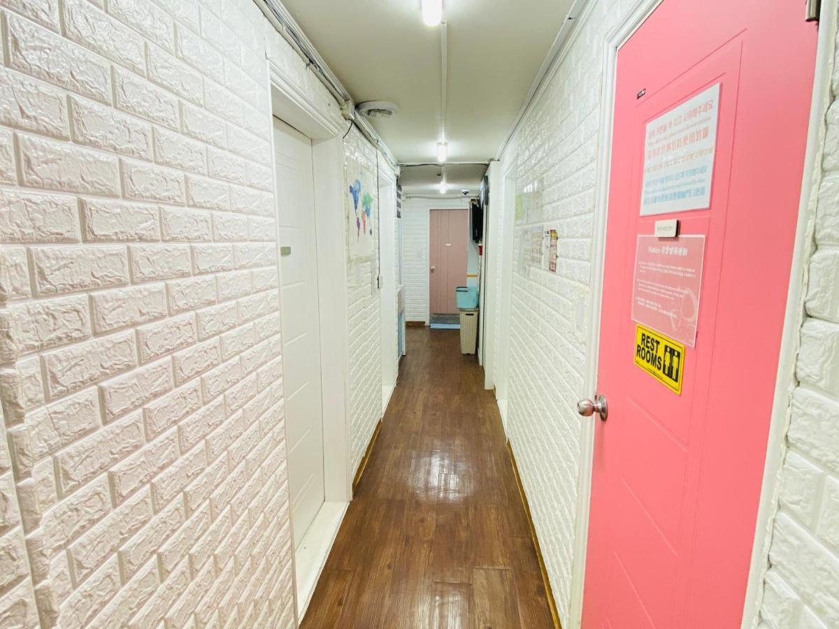 Aroha Guesthouse Seoul Station Esterno foto