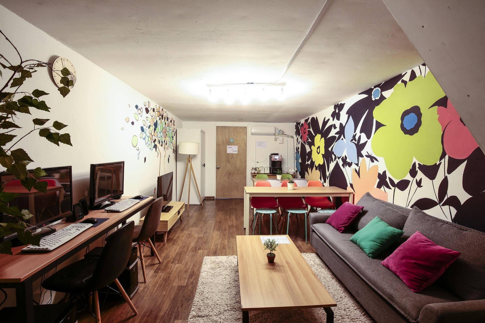 Aroha Guesthouse Seoul Station Esterno foto